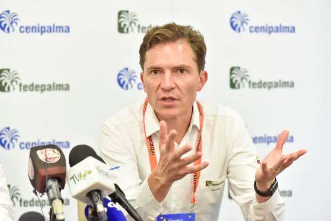 Nicolás Pérez Marulanda presidente de fedepalma en rueda de prensa